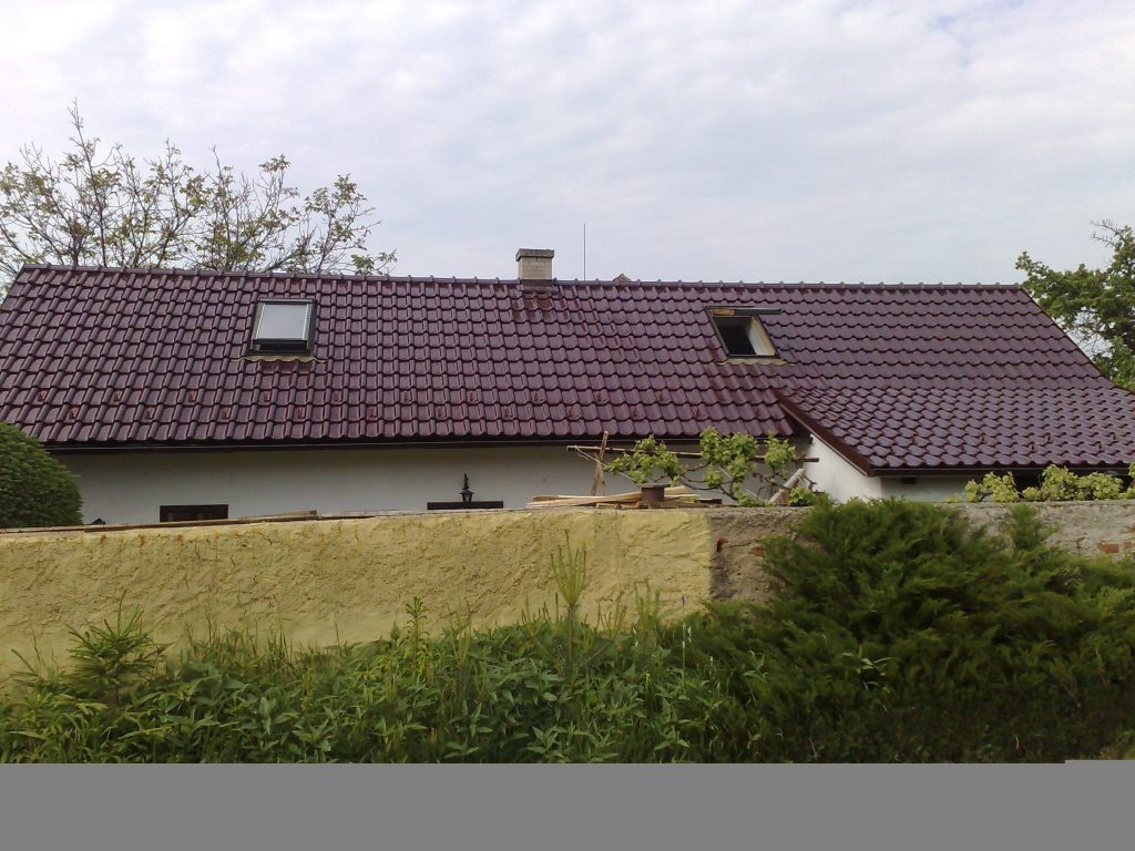 Střecha se skládanou plechovou krytinou